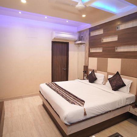 Hotel Rajkamal Near Varanasi Railway Station מראה חיצוני תמונה