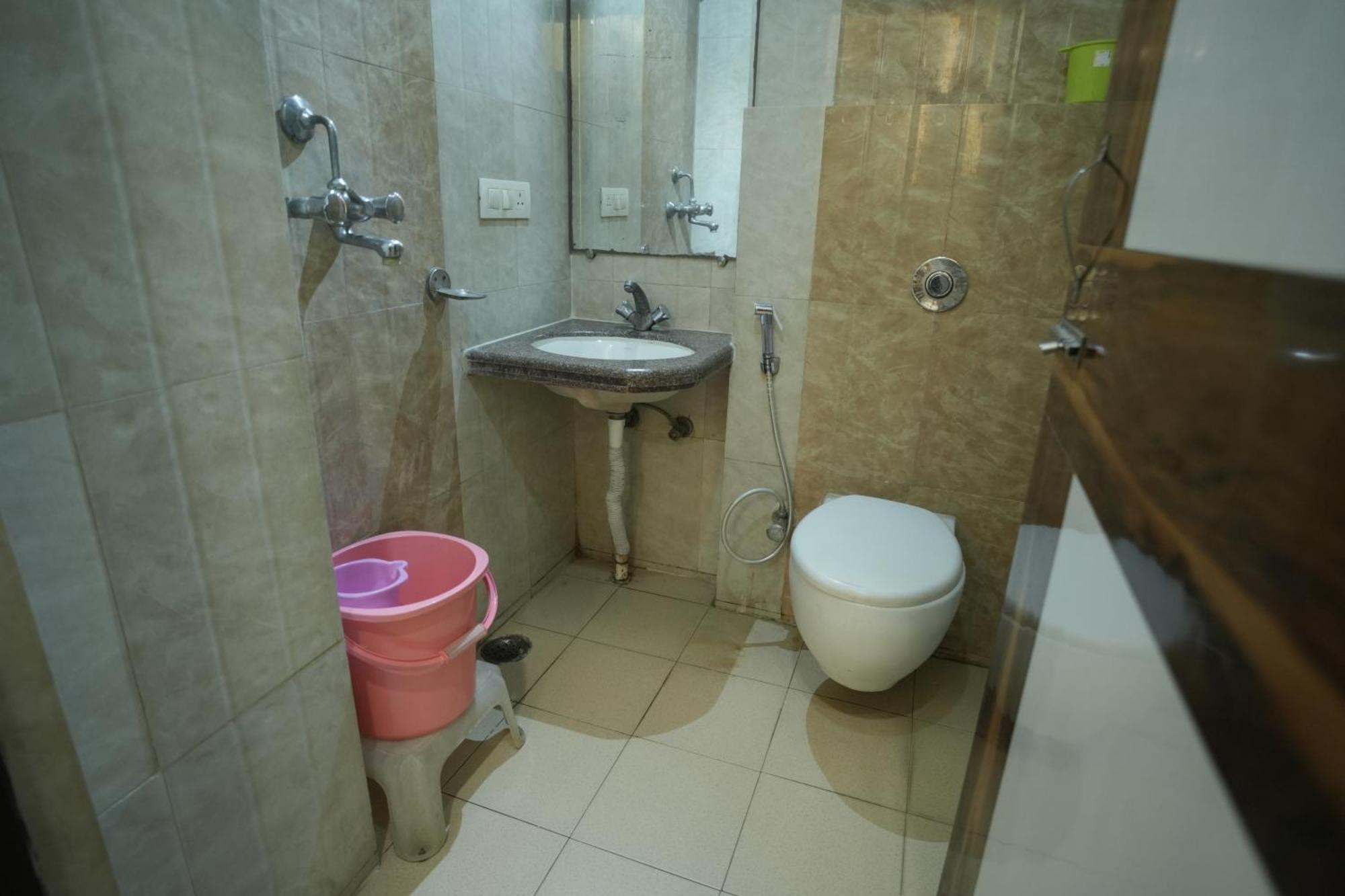 Hotel Rajkamal Near Varanasi Railway Station מראה חיצוני תמונה