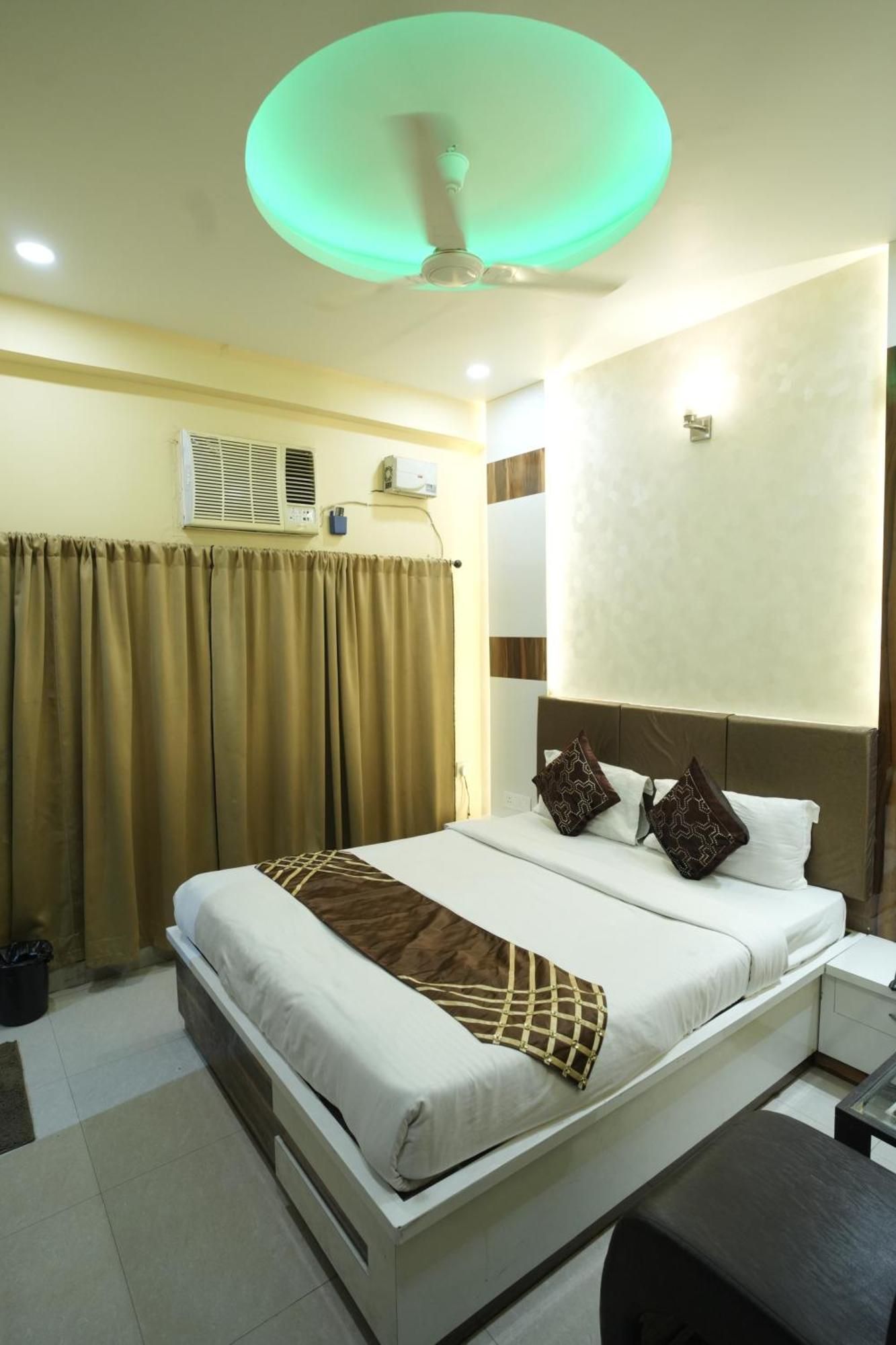 Hotel Rajkamal Near Varanasi Railway Station מראה חיצוני תמונה