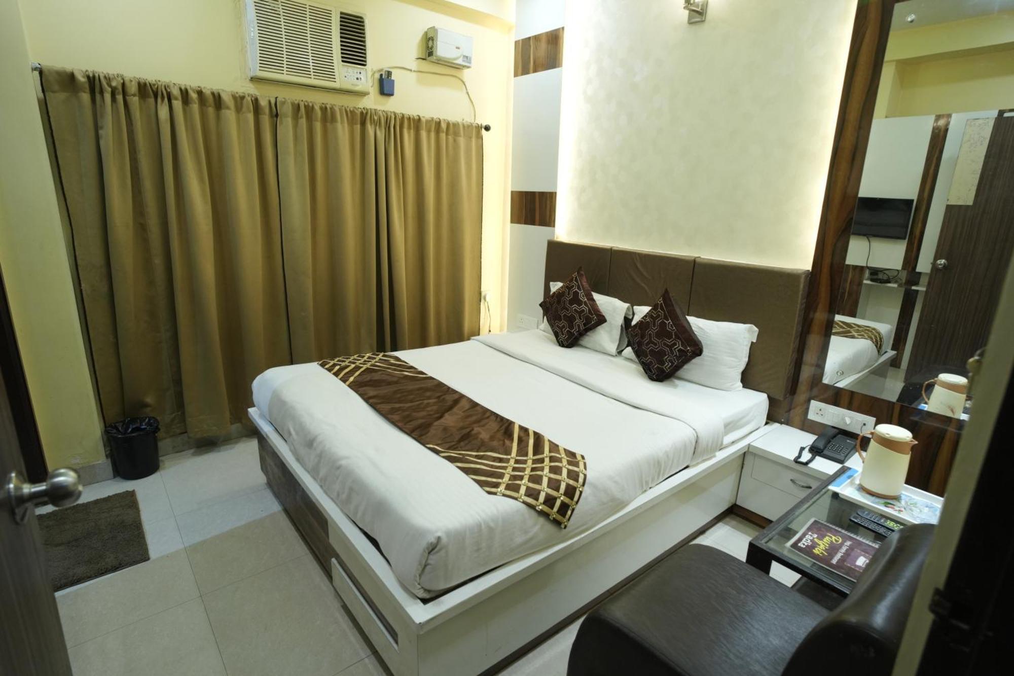 Hotel Rajkamal Near Varanasi Railway Station מראה חיצוני תמונה