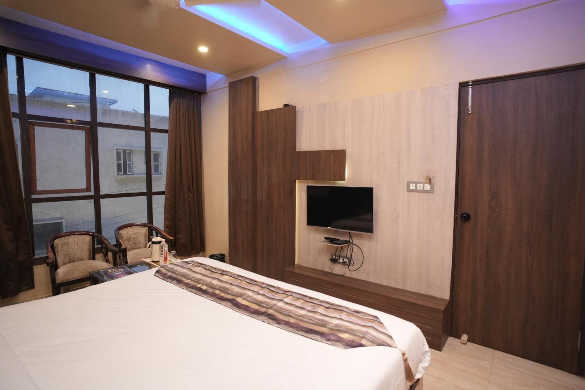 Hotel Rajkamal Near Varanasi Railway Station מראה חיצוני תמונה