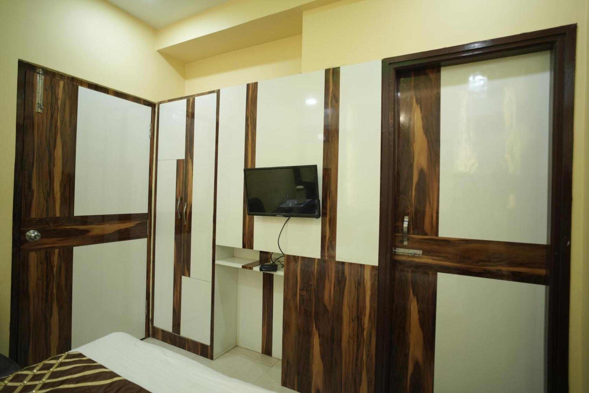 Hotel Rajkamal Near Varanasi Railway Station מראה חיצוני תמונה